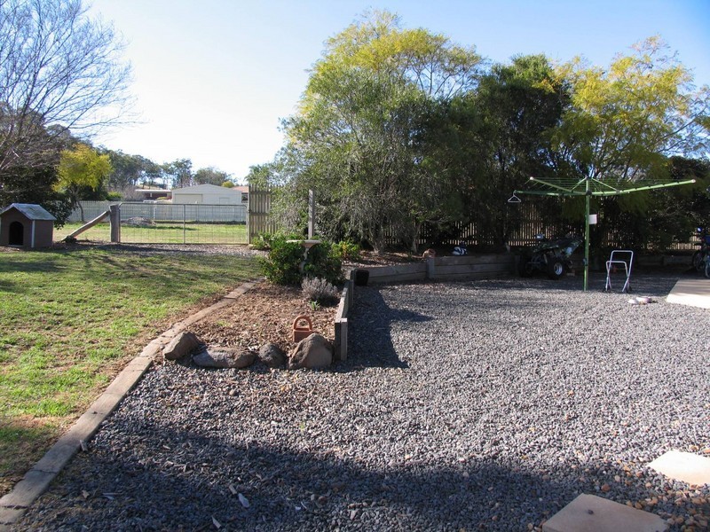 52 Westfield Dr, Westbrook QLD 4350