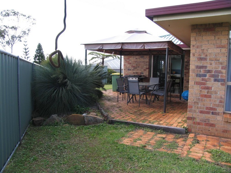 25 Danica Crt, Kearneys Spring QLD 4350