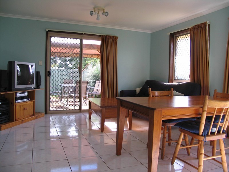 25 Danica Crt, Kearneys Spring QLD 4350