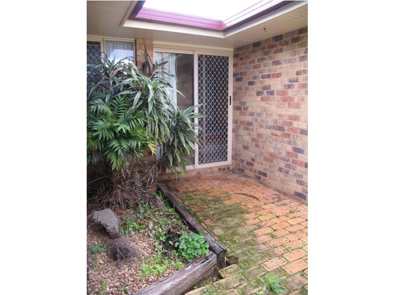 25 Danica Crt, Kearneys Spring QLD 4350