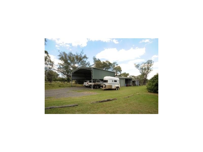 164 E Drews Rd, Westbrook QLD 4350