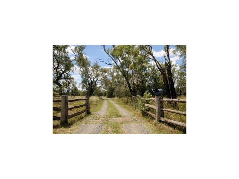 164 E Drews Rd, Westbrook QLD 4350