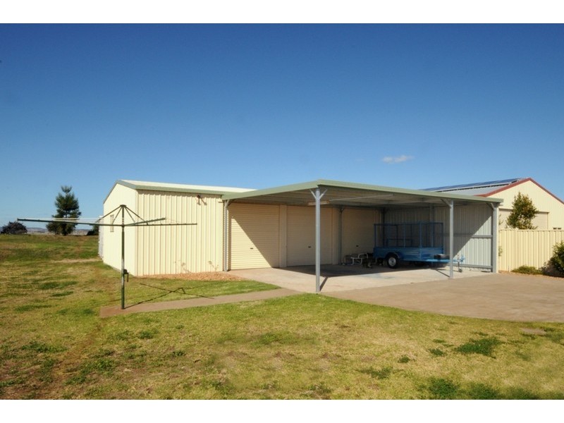 28 Wellington St, Wyreema QLD 4352