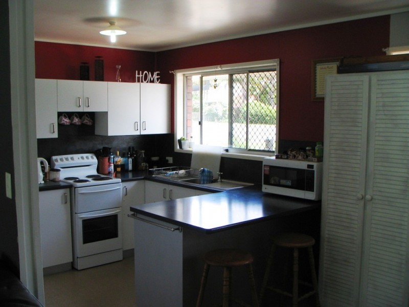 13 CHARTER CRES, Rockville QLD 4350
