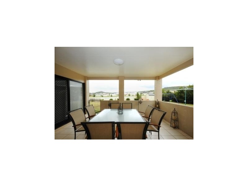 12 Tennyson Court, Westbrook QLD 4350