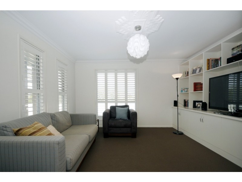 2 HAMILTON DRIVE, Vale View QLD 4352