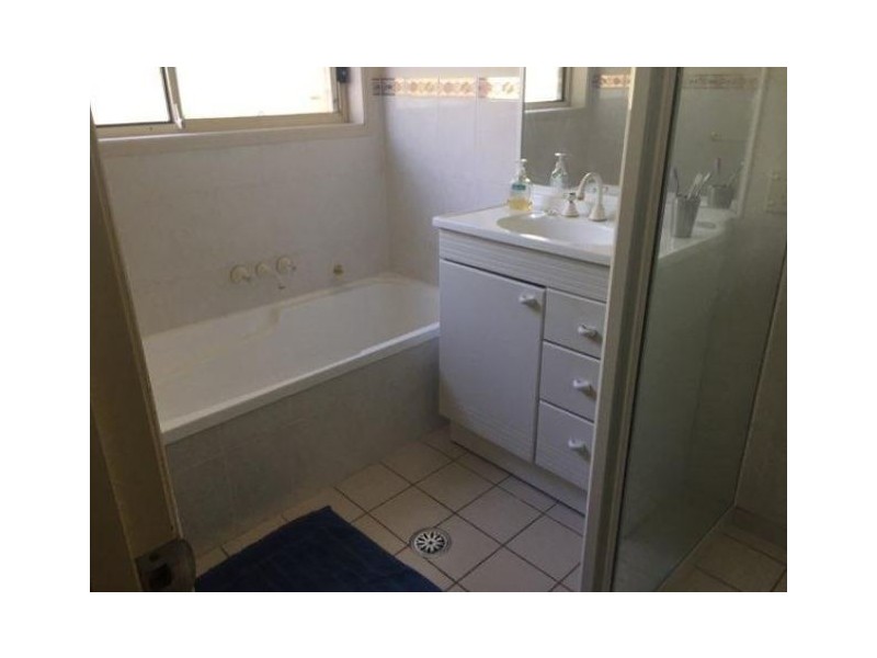 11 Dettmann Close, Isaacs ACT 2607