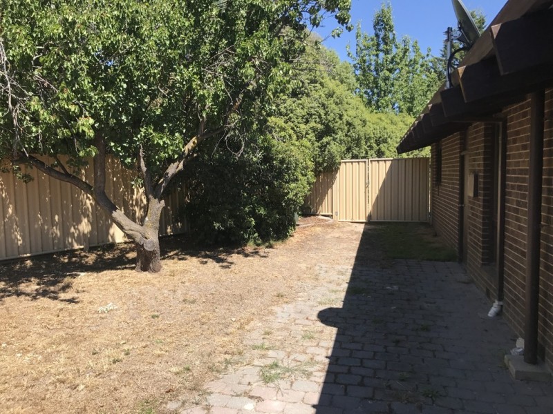 17 Shenton Crescent, Stirling ACT 2611