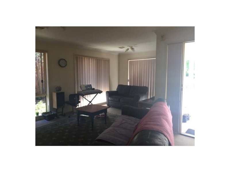 15 Dettmann Close, Isaacs ACT 2607