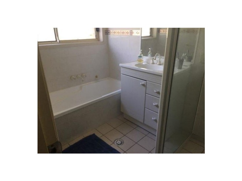 15 Dettmann Close, Isaacs ACT 2607