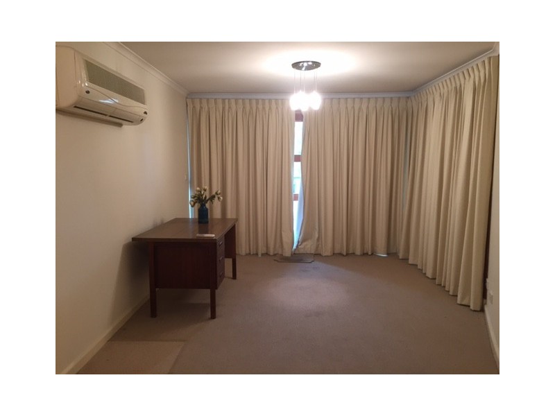 32/18 Captain Cook Crescent, Griffith ACT 2603