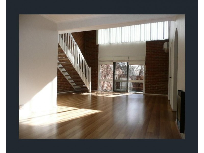 17/8 Watling Place, Weston ACT 2611