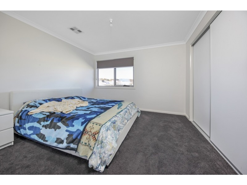 2D Avenal Street, Crace ACT 2911