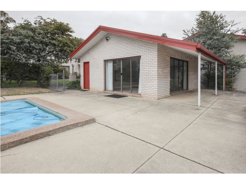 2/7 Hyndes Crescent, Holder ACT 2611