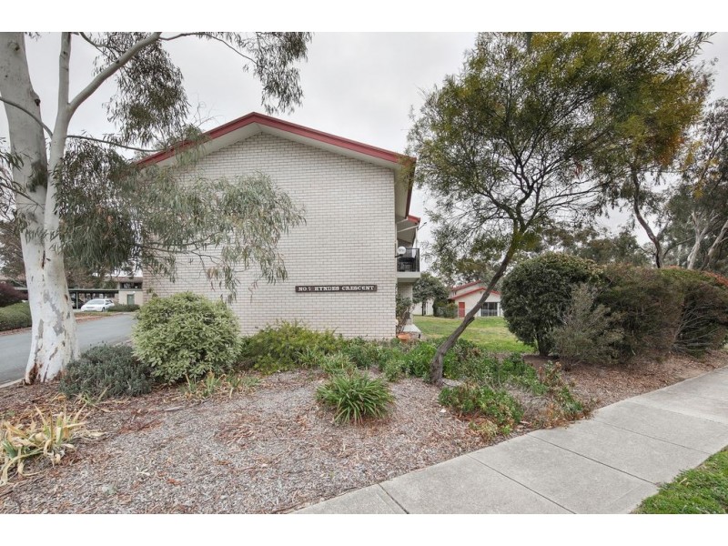 2/7 Hyndes Crescent, Holder ACT 2611