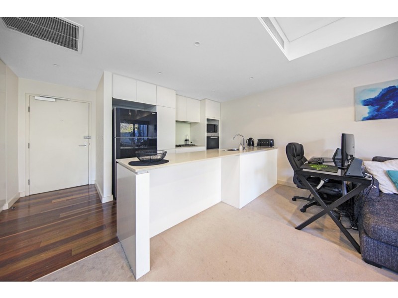 21/21 State Circle, Forrest ACT 2603
