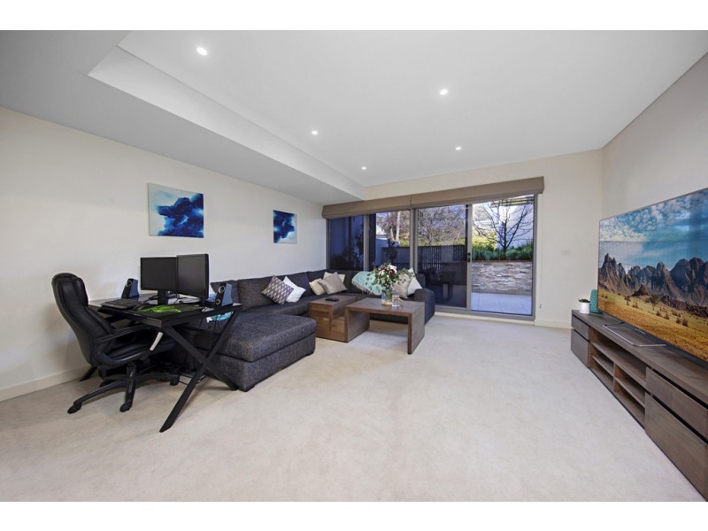21/21 State Circle, Forrest ACT 2603
