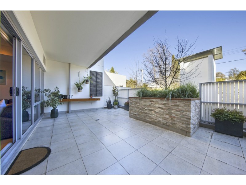 21/21 State Circle, Forrest ACT 2603