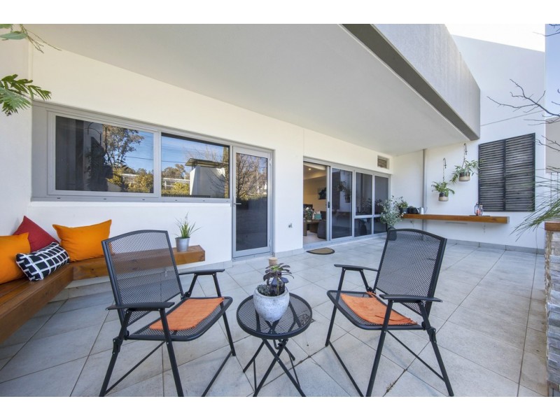 21/21 State Circle, Forrest ACT 2603
