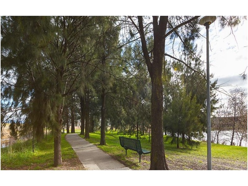 9/68 Bicentennial Drive, Jerrabomberra NSW 2619