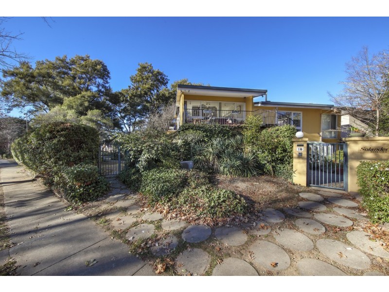 10 Schlich Street, Yarralumla ACT 2600