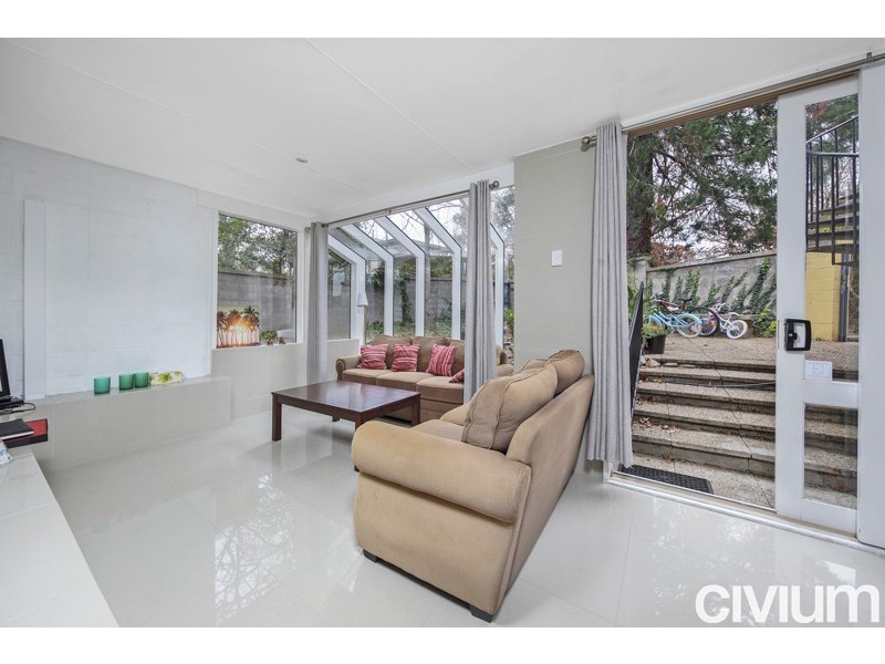 10 Schlich Street, Yarralumla ACT 2600