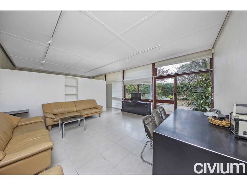 10 Schlich Street, Yarralumla ACT 2600