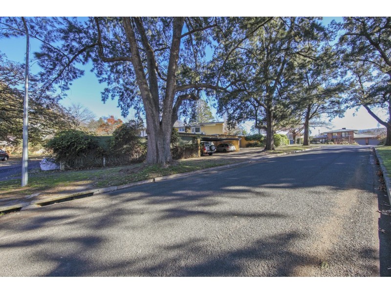 10 Schlich Street, Yarralumla ACT 2600