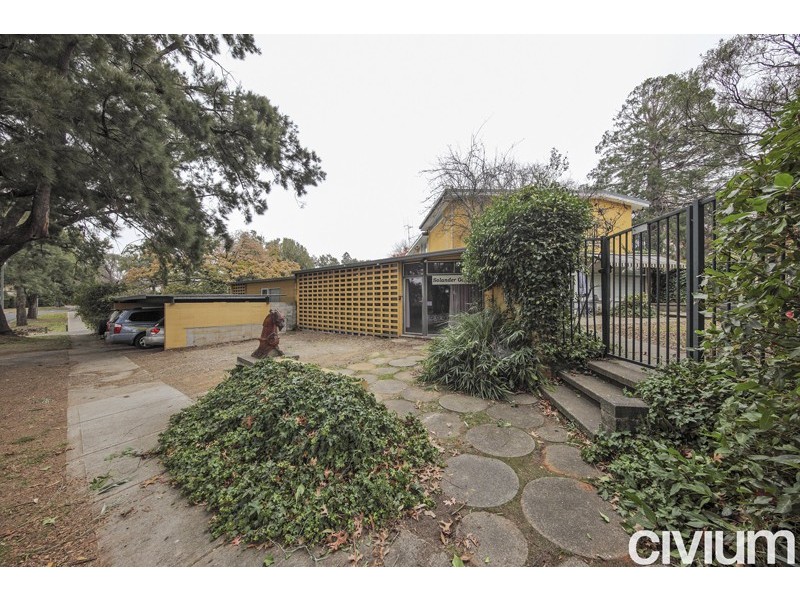 10 Schlich Street, Yarralumla ACT 2600