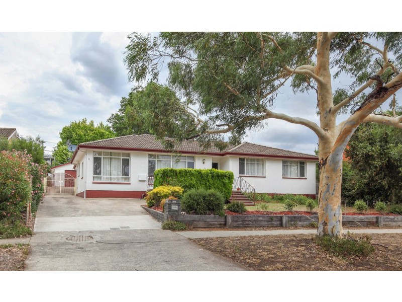 76 Eggleston Crescent, Chifley ACT 2606