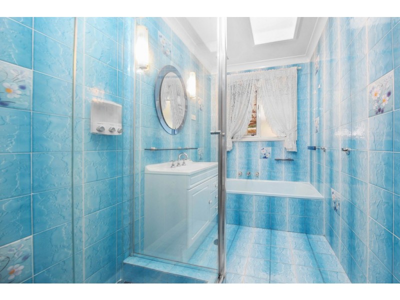 76 Eggleston Crescent, Chifley ACT 2606