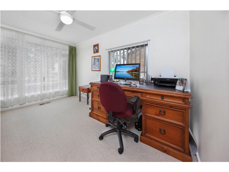 76 Eggleston Crescent, Chifley ACT 2606