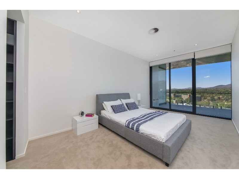 1609/240 ‘Manhattan on the Park’ Bunda Street, City ACT 2601
