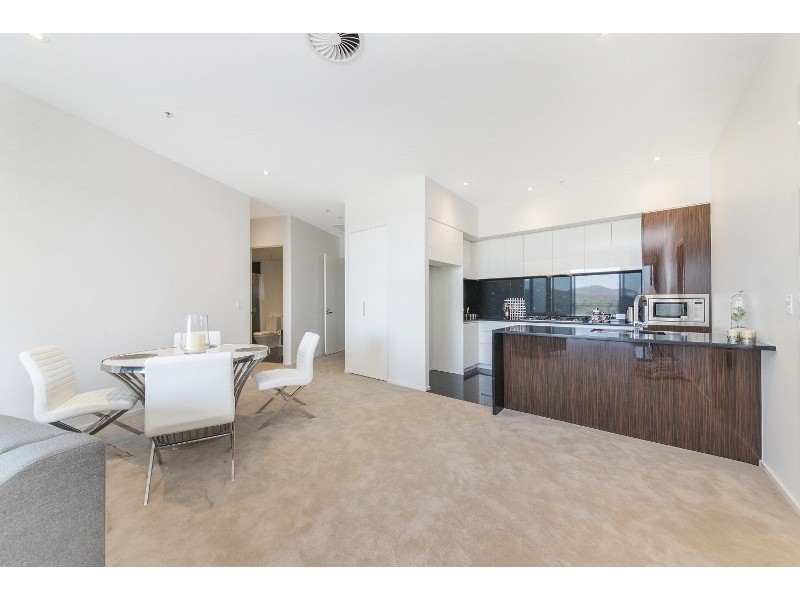 1609/240 ‘Manhattan on the Park’ Bunda Street, City ACT 2601