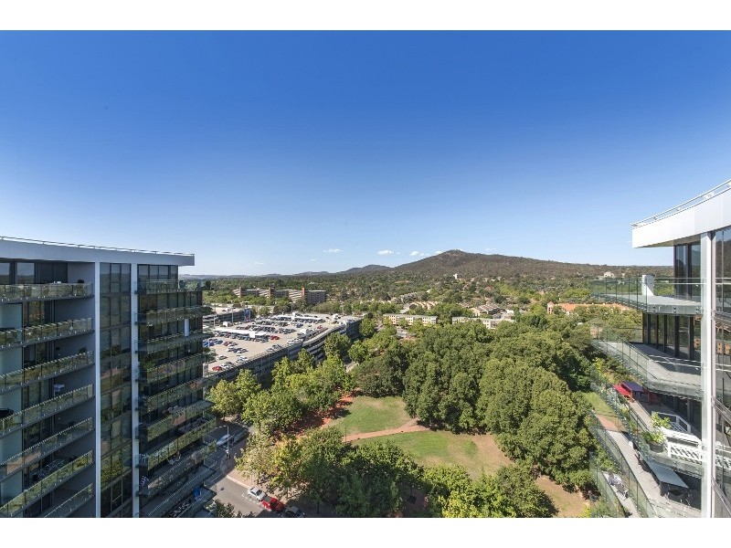 1609/240 ‘Manhattan on the Park’ Bunda Street, City ACT 2601