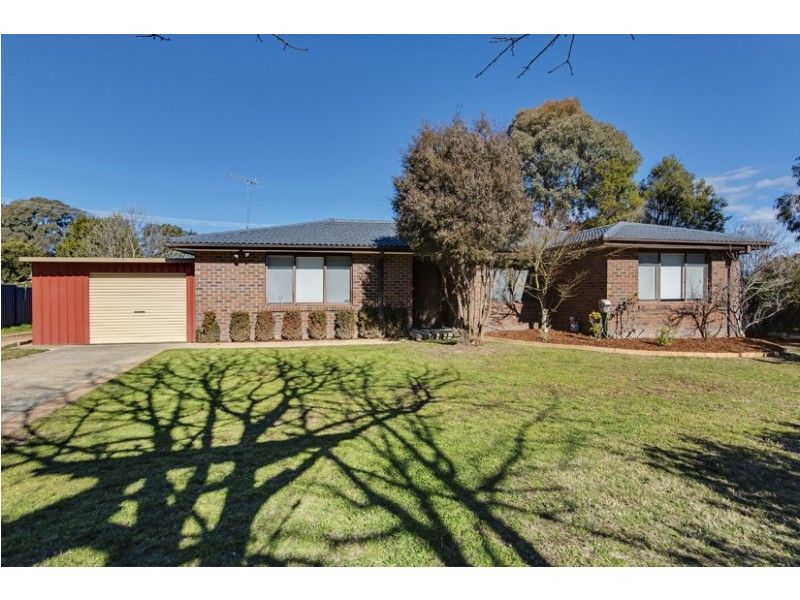 8 Rickard Place, Gowrie ACT 2904