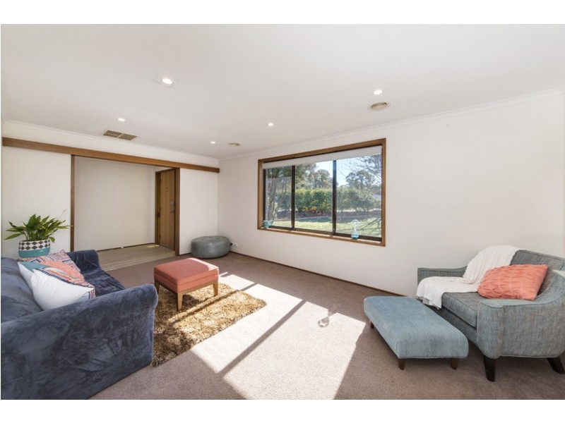 8 Rickard Place, Gowrie ACT 2904