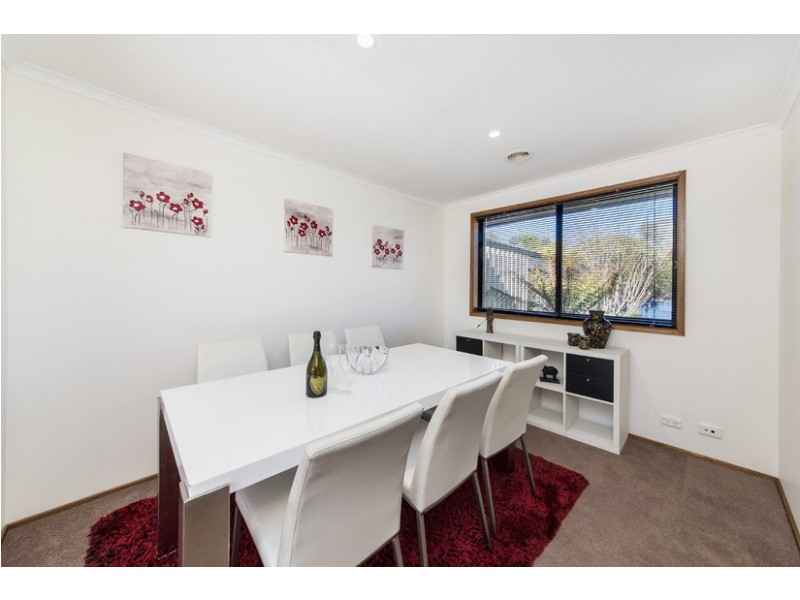 8 Rickard Place, Gowrie ACT 2904