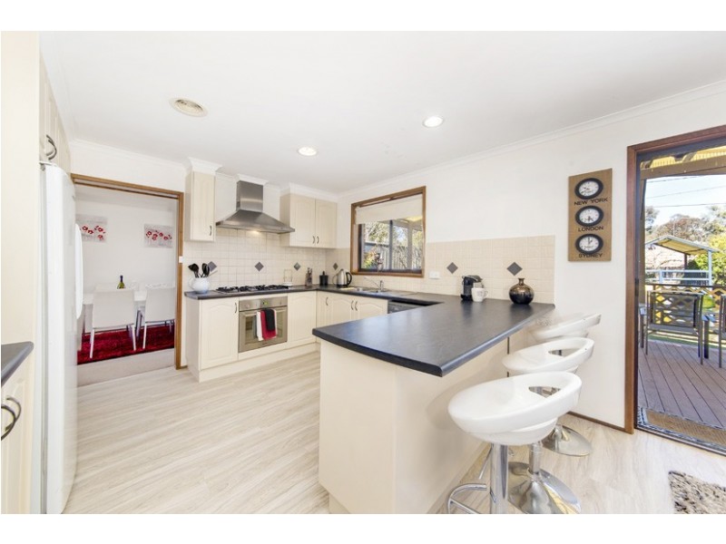 8 Rickard Place, Gowrie ACT 2904