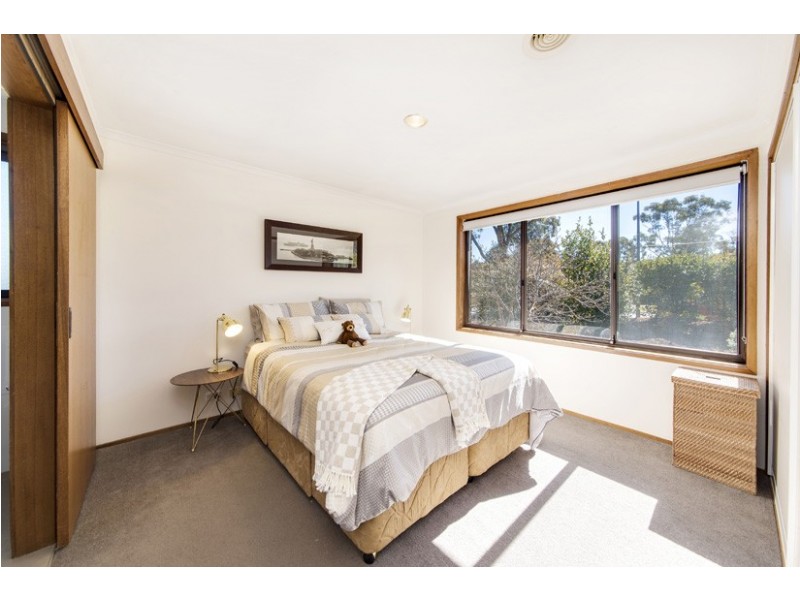 8 Rickard Place, Gowrie ACT 2904