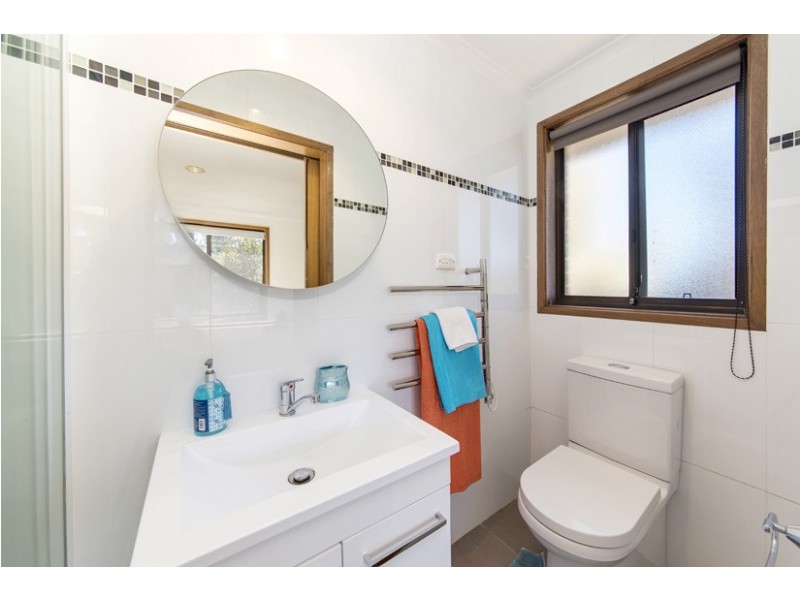 8 Rickard Place, Gowrie ACT 2904