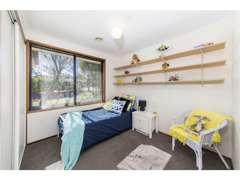 8 Rickard Place, Gowrie ACT 2904