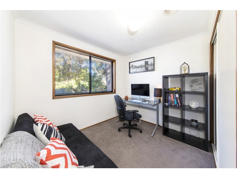 8 Rickard Place, Gowrie ACT 2904