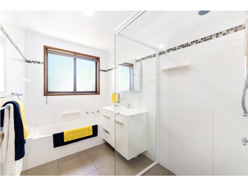 8 Rickard Place, Gowrie ACT 2904