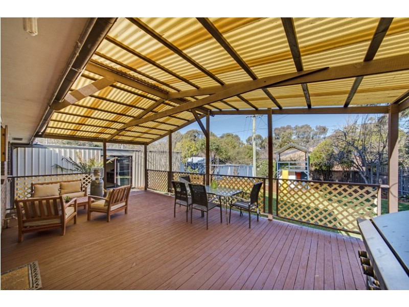 8 Rickard Place, Gowrie ACT 2904