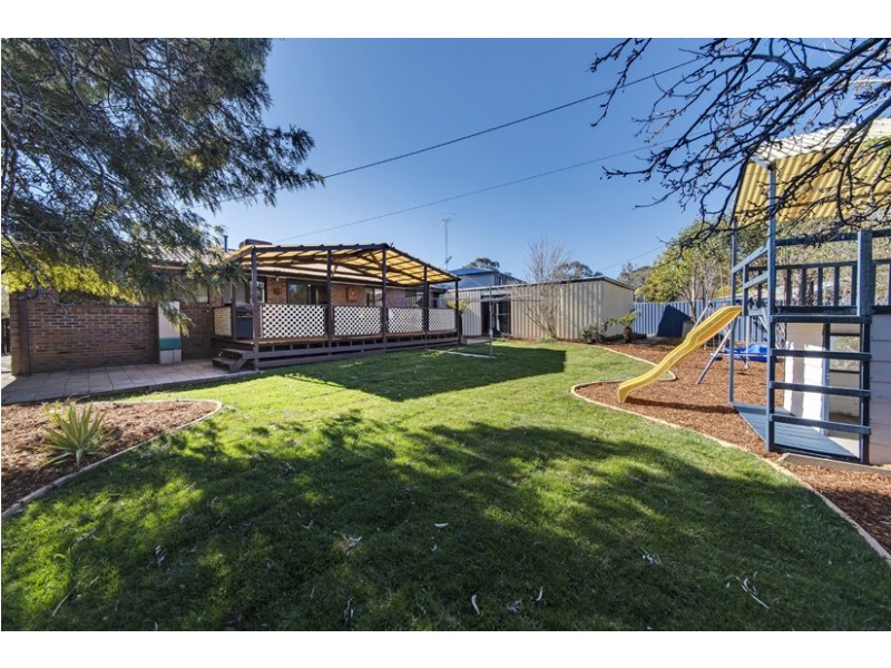 8 Rickard Place, Gowrie ACT 2904