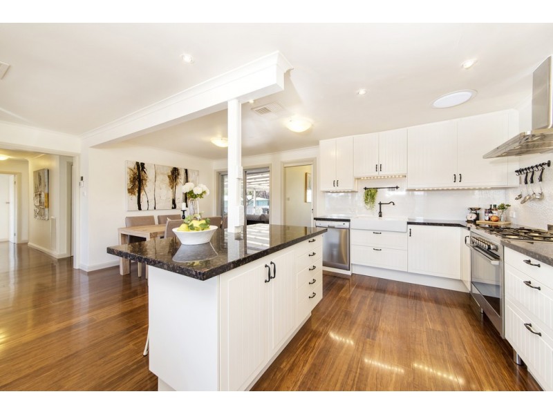 4 Fremantle Drive, Stirling ACT 2611