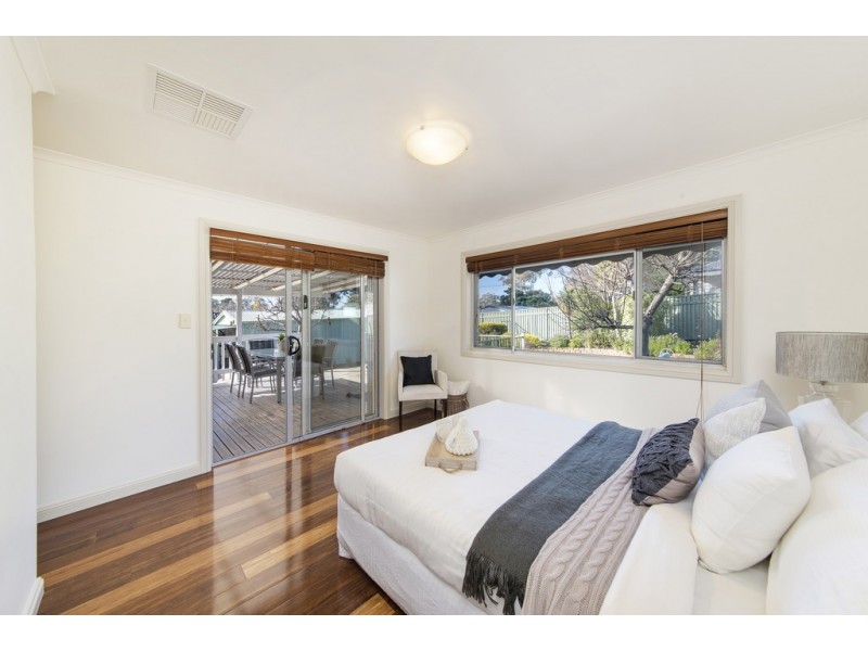 4 Fremantle Drive, Stirling ACT 2611