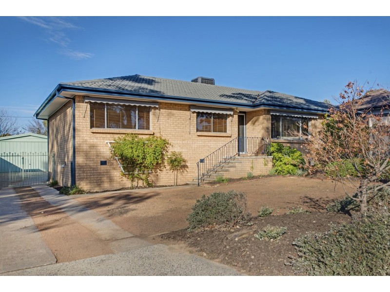 4 Fremantle Drive, Stirling ACT 2611
