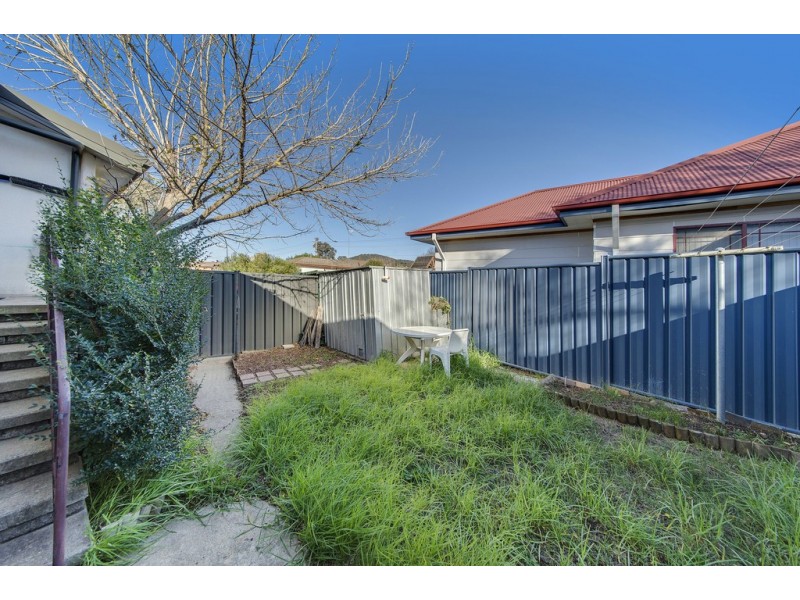 2/16 Wilgabar Way, Karabar NSW 2620